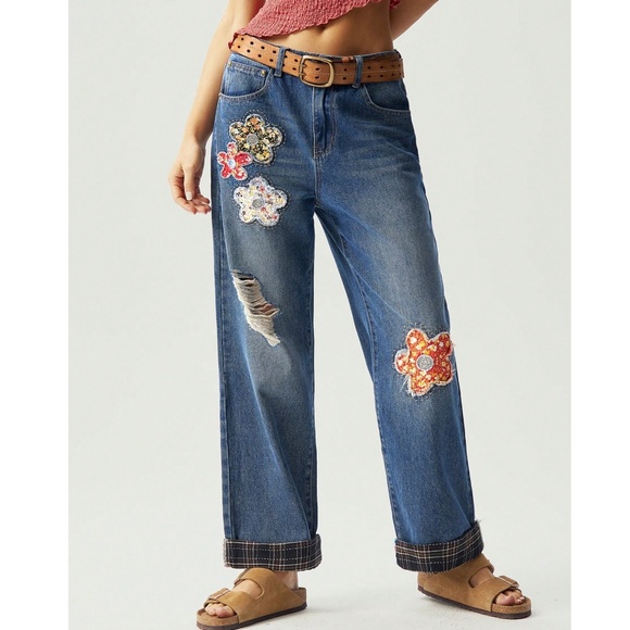 Medium Wash Floral Patch Plaid Distressed Straight Leg Denim Jeans - Picture 1 of 6